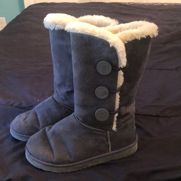 gray fuzzy boots